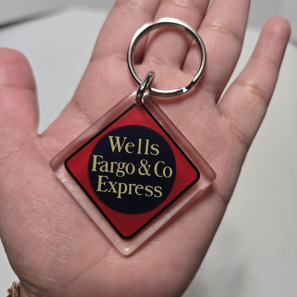 Vintage Wells Fargo & Co Express Keychain Keyring Fob Collectible Bank‎